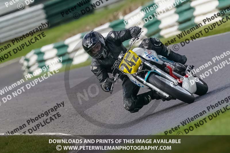 cadwell no limits trackday;cadwell park;cadwell park photographs;cadwell trackday photographs;enduro digital images;event digital images;eventdigitalimages;no limits trackdays;peter wileman photography;racing digital images;trackday digital images;trackday photos